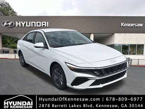 New 2026 Hyundai Elantra Hybrid FWD image 1