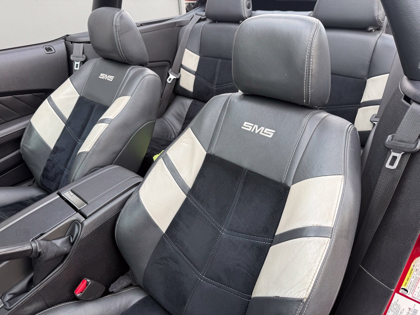 Used 2011 Ford Mustang GT Premium w/ Electronics Pkg RWD image 33