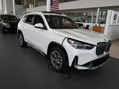 New 2026 BMW X1 xDrive28i w/ Convenience Package AWD/4WD image 2