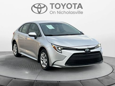 Used 2024 Toyota Corolla LE image 8