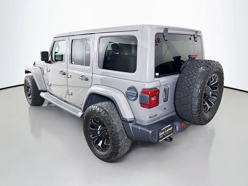 Used 2019 Jeep Wrangler Unlimited Sahara w/ Uconnect 4C Nav & Sound Group AWD/4WD image 5