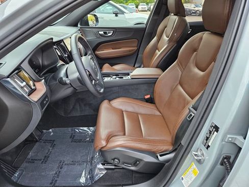Certified 2024 Volvo XC60 T8 Ultimate w/ Climate Package AWD/4WD image 17