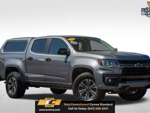 Used 2021 Chevrolet Colorado Z71 AWD/4WD image 3
