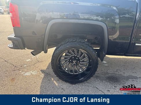 Used 2014 GMC Sierra 1500 SLT w/ All-Terrain Package AWD/4WD image 16