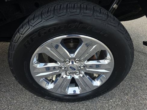 Used 2019 Ford F150 XLT w/ Equipment Group 302A Luxury AWD/4WD image 8