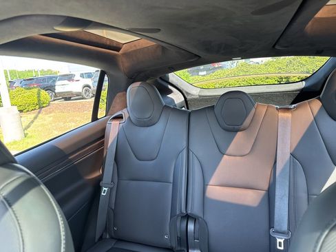 Used 2023 Tesla Model X image 17