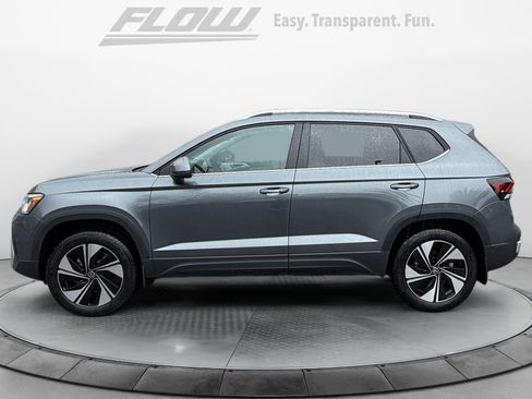 New 2026 Volkswagen Taos SE AWD/4WD image 4