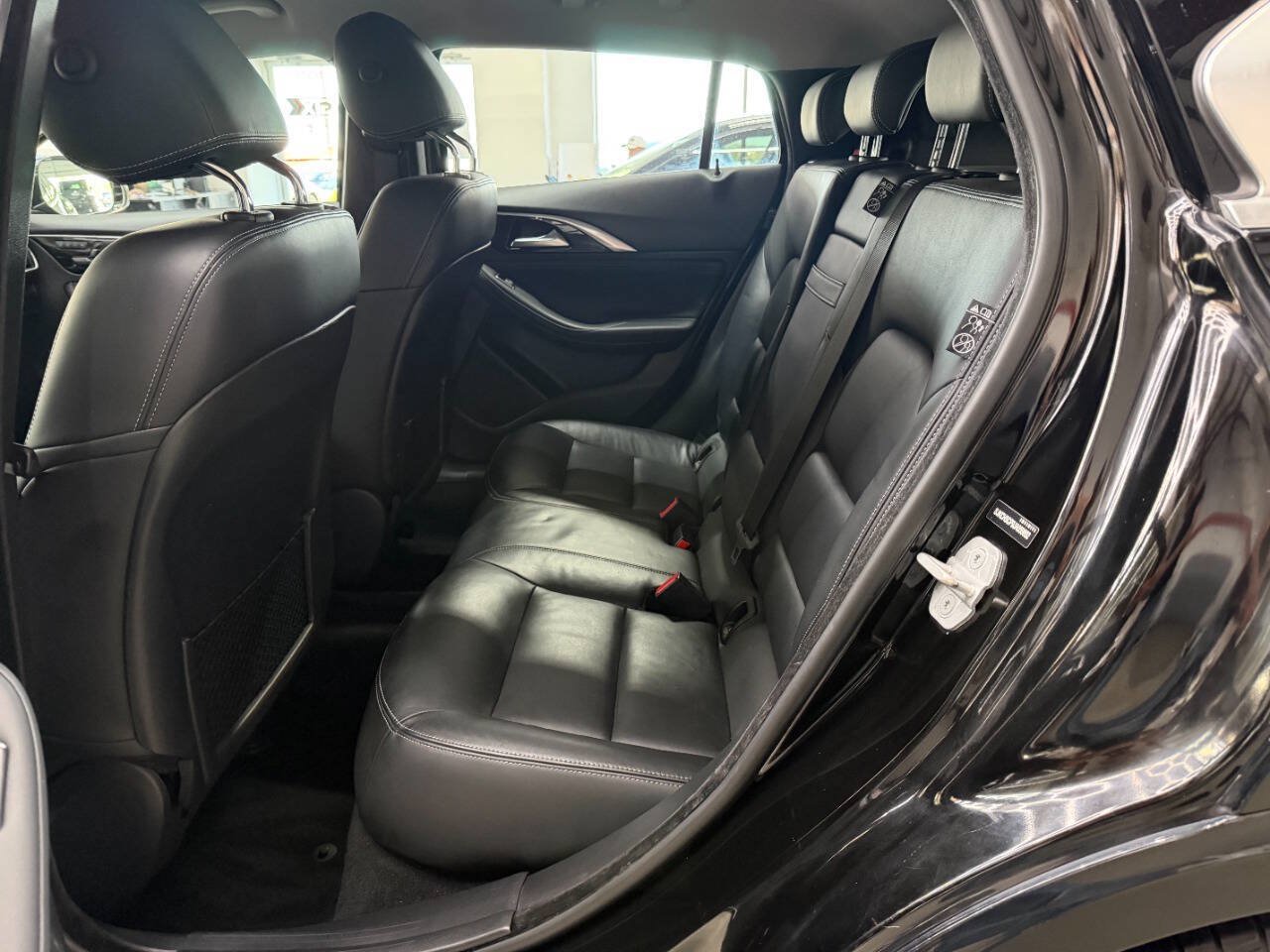 Used 2018 INFINITI QX30 FWD image 13