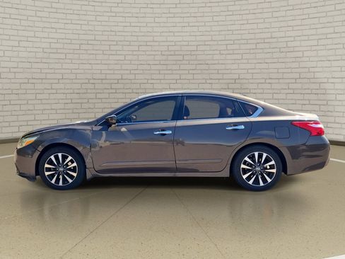 Used 2017 Nissan Altima 2.5 SV FWD image 8