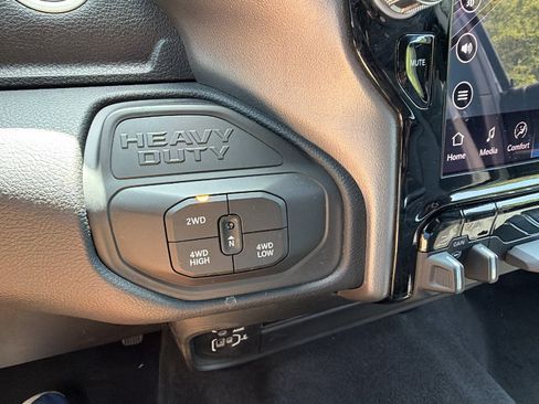Used 2026 RAM 2500 Big Horn AWD/4WD image 28