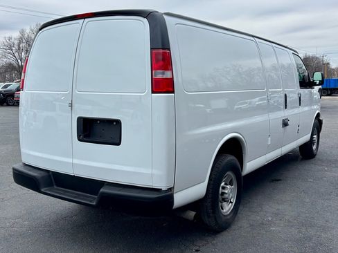 Used 2017 Chevrolet Express 3500 RWD 3500 Extended 155 image 6