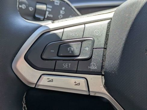 Used 2025 Volkswagen Tiguan S image 24