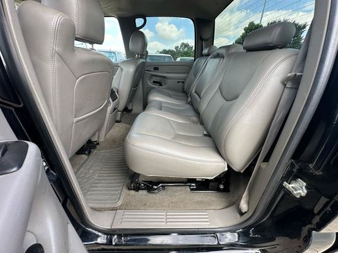 Used 2006 Chevrolet Silverado 2500 LT w/ Onstar Plus Package AWD/4WD image 31