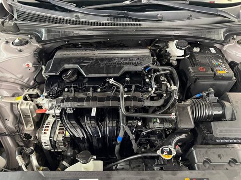 Used 2023 Hyundai Elantra SEL FWD image 7