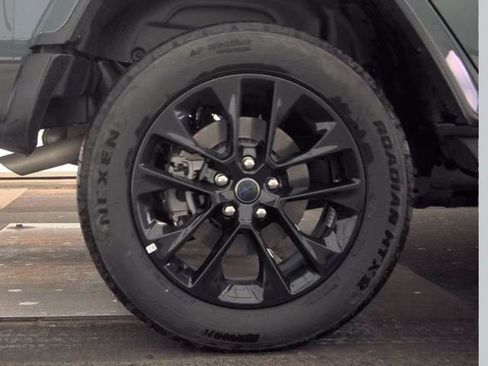 Used 2025 Jeep Wrangler Sahara 4xe image 22