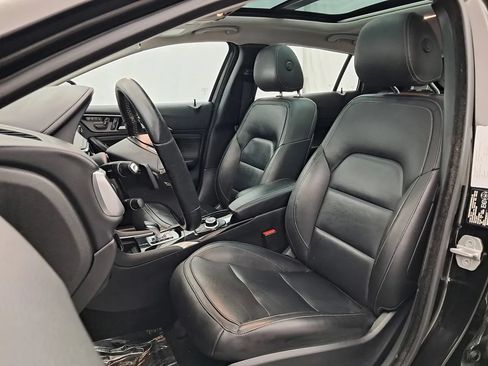 Used 2018 INFINITI QX30 AWD image 8