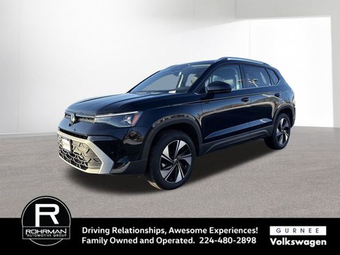 New 2025 Volkswagen Taos SE image 4