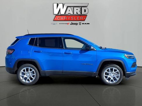 New 2024 Jeep Compass Latitude w/ Sun and Sound Group image 2