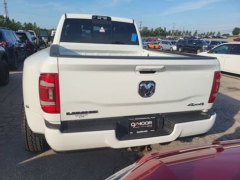 Used 2024 RAM 3500 Laramie AWD/4WD image 8