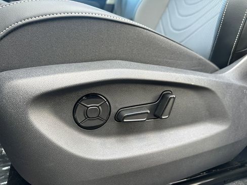 New 2026 Volkswagen Tiguan SE image 4