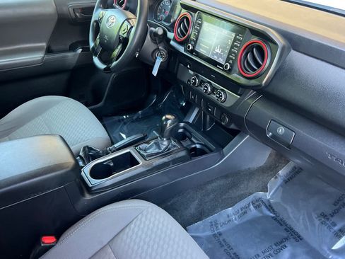 Used 2022 Toyota Tacoma SR RWD image 14