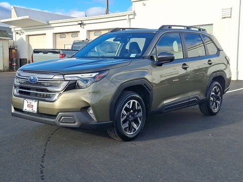 Certified 2025 Subaru Forester Premium w/ Convenience Package #1 image 3