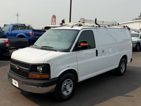 Used 2014 Chevrolet Express 2500 RWD image 1