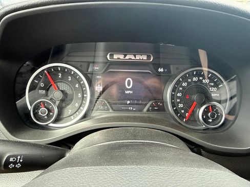 New 2026 RAM 1500 Express AWD/4WD image 24