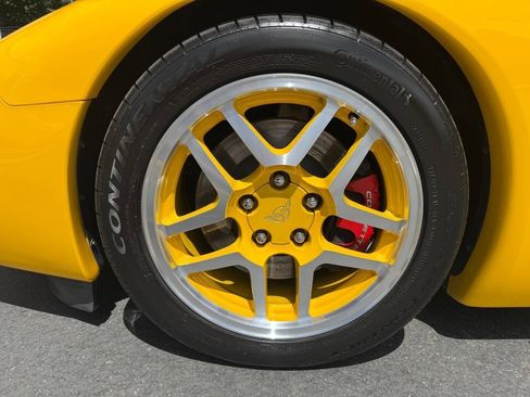Used 2004 Chevrolet Corvette Z06 w/ Memory Package RWD image 23