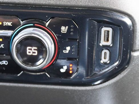 Used 2023 Chevrolet Silverado 1500 High Country w/ Technology Package image 28