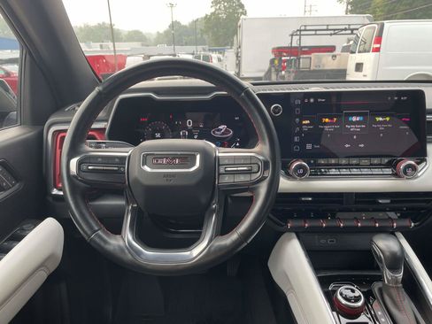 Certified 2024 GMC Canyon AT4X AWD/4WD image 21