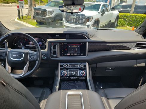 Used 2024 GMC Yukon XL Denali w/ Advanced Technology Package AWD/4WD image 20