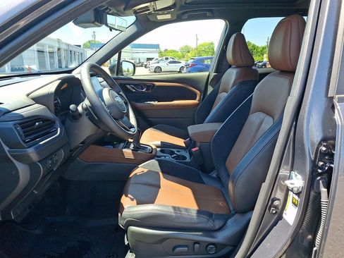 Used 2025 Subaru Forester Touring AWD/4WD image 16