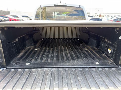 Used 2019 Toyota Tacoma TRD Sport image 27