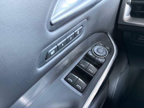 Used 2025 Cadillac XT4 Premium Luxury FWD image 21