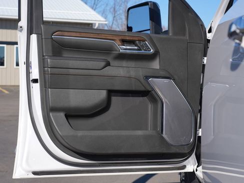 Used 2024 Chevrolet Silverado 3500 High Country w/ High Country Premium Package image 14