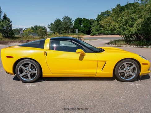 Used 2007 Chevrolet Corvette Coupe w/ Preferred Equipment Group RWD image 21