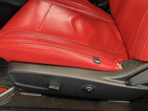 Used 2019 Dodge Challenger SXT image 11