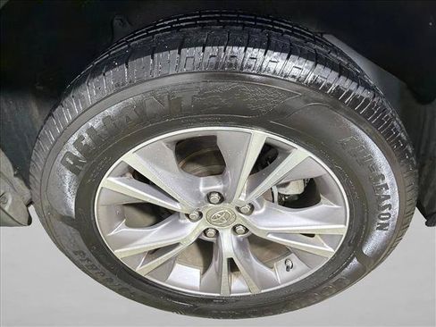 Used 2015 Toyota Highlander Plus FWD image 20