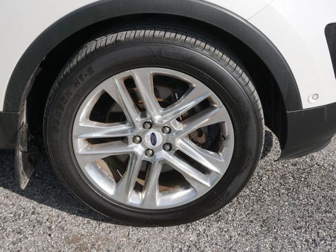 Used 2017 Ford Explorer Limited w/ Equipment Group 301A AWD/4WD image 6