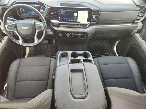 Used 2022 Chevrolet Silverado 1500 LT AWD/4WD image 20