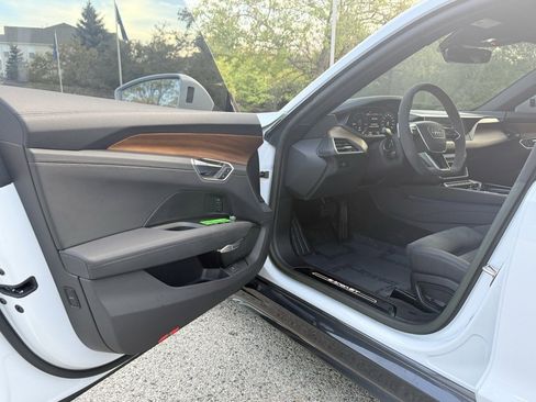 Used 2023 Audi e-tron GT Prestige w/ Prestige Package image 20