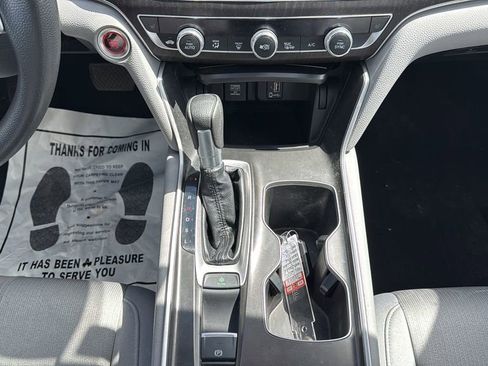 Used 2018 Honda Accord EX image 17