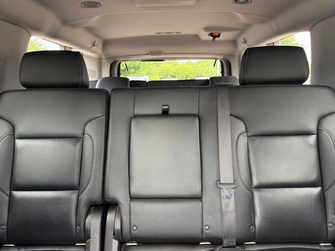 Used 2019 GMC Yukon XL SLT w/ Open Road Package RWD image 19
