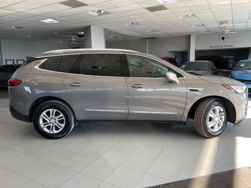 Used 2019 Buick Enclave Essence image 10