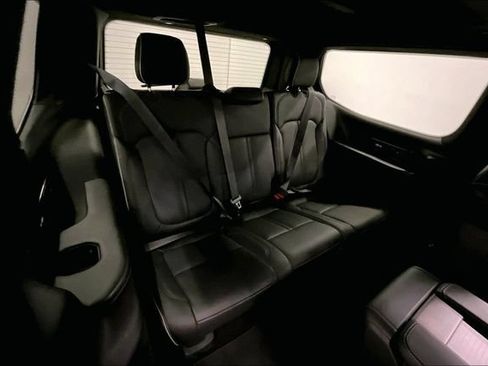 Used 2023 Jeep Grand Wagoneer Series II AWD/4WD image 32