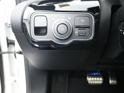 New 2025 Mercedes-Benz CLA 250 image 16