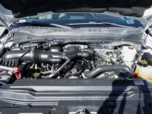 Used 2017 Ford F550 XLT w/ Advanced Security Pack image 21