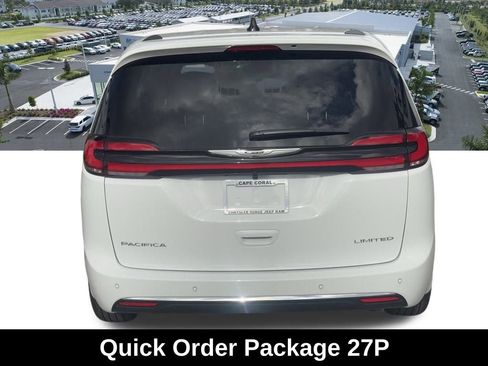 New 2026 Chrysler Pacifica Limited image 6