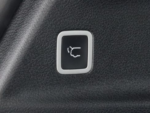 Used 2023 Chrysler Pacifica Touring-L w/ S Appearance Package FWD image 30